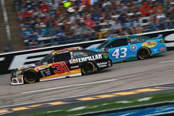 Ryan Newman, Richard Childress Racing Chevrolet and Aric Almirola, Petty Racing Ford