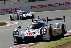 #17 Porsche Team, 919 Hybrid: Timo Bernhard, Mark Webber, Brendon Hartley und #18 Porsche Team, 919 