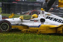 Simon Pagenaud, Team Penske Chevrolet, Ryan Hunter-Reay, Andretti Autosport Honda et Sebastien Bourdais, KVSH Racing se percutent