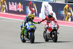 En segundo lugar Valentino Rossi, de Yamaha Factory Racing y tercer lugar Andrea Dovizioso, de Ducati