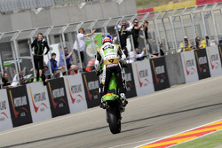 Le vainqueur Kenan Sofuoglu, Puccetti Racing Kawasaki passe sous le drapeau à damiers