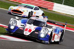 #1 Toyota Racing TS040 Hybrid: Anthony Davidson, Sébastien Buemi, Kazuki Nakajima 