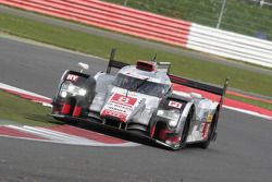 #8 Audi Sport Team Joest Audi R18 e-tron quattro: Lucas di Grassi, Loic Duval, Oliver Jarvis