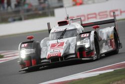 #7 Audi Sport Team Joest R18 e-tron quattro: Marcel Fassler, Andre Lotterer, Benoit Tréluyer