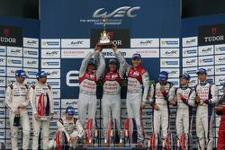 Podium: race winners Benoit Tréluyer, Marcel Fassler, Andre Lotterer, second place Romain Dumas, Nee