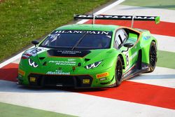 #19 GRT Grasser Racing Team，兰博基尼Huracan: Andrew Palmer, Fabio Babini, Jeroen Mul