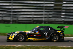 #18 Black Falcon Mercedes SLS AMG GT3: Oliver Morley, Sean Johnston, Maro Engel