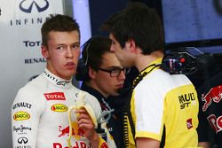 Даниил Квят, Red Bull Racing ест банан