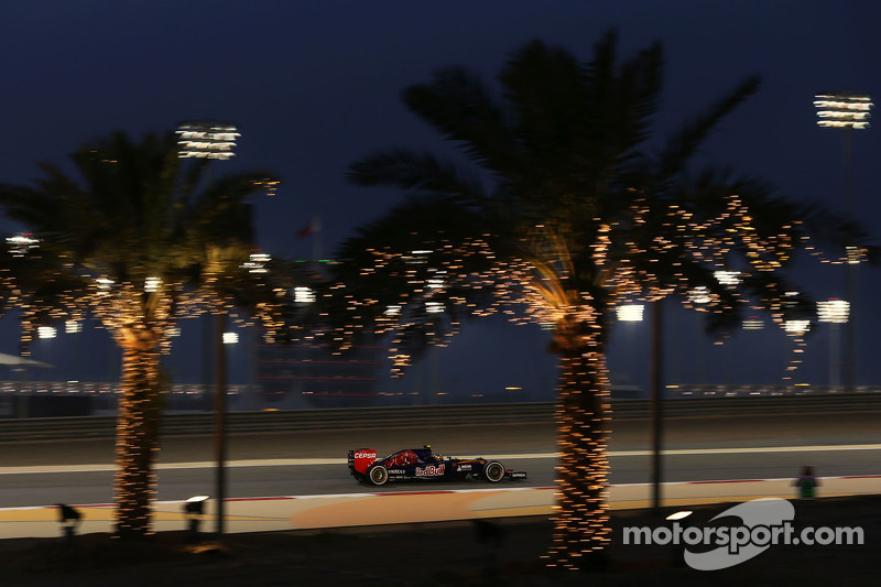 Carlos Sainz Jr., Scuderia Toro Rosso STR10