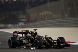 Romain Grosjean, Lotus F1 E23 sends sparks flying