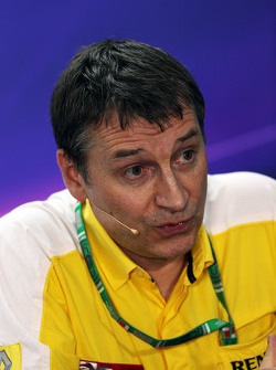 Rob White, Renault Sport Subdirector Gerente, en la conferencia de prensa de la FIA