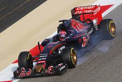 Max Verstappen, Scuderia Toro Rosso STR10 bloque une roue au freinage