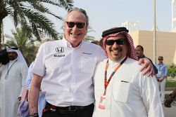 Mansour Ojjeh, accionista de McLaren con el príncipe heredero Shaikh Salman bin Hamad Isa Al Khalifa