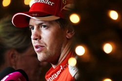 Sebastian Vettel, Ferrari avec les médias