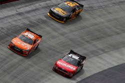 Daniel Suarez, Joe Gibbs Racing Toyota, Chris Buescher, Roush Fenway Racing Ford