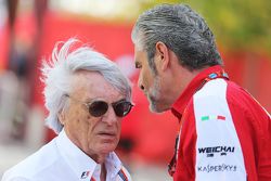 Bernie Ecclestone, avec Maurizio Arrivabene, Team Principal de Ferrari