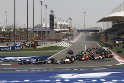 Julian Leal, Carlin and Mitch Evans, RUSSIAN TIME and Rio Haryanto, Campos Racing at the start