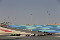 Ричи Стэнэвей, Status Grand Prix, Даниэль Де Йонг, MP Motorsport и Артур Пик, Campos Racing