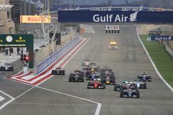 Lewis Hamilton, Mercedes AMG F1 W06 leads at the start of the race