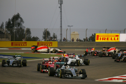 Lewis Hamilton, Mercedes AMG F1 W06 en el inicio de la carrera