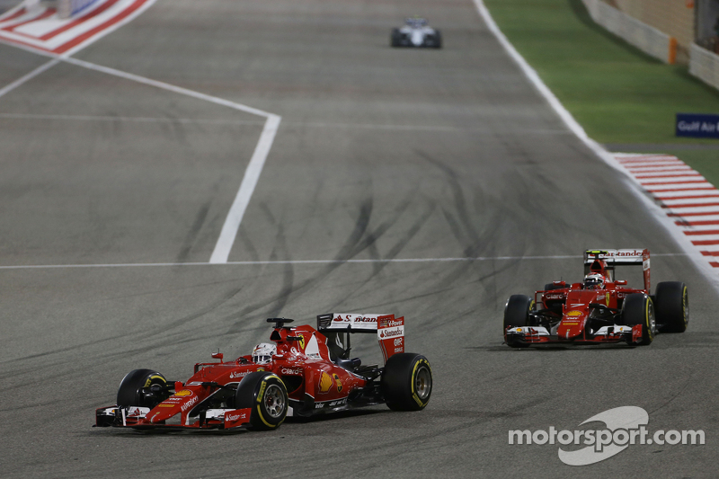 Sebastian Vettel, Ferrari SF15-T lidera al su compañero Kimi Raikkonen, Ferrari SF15-T