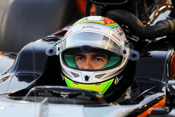 Sergio Perez, Sahara Force India F1 VJM08 sur la grille