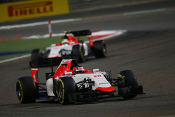 Will Stevens, Manor F1 Team lleva su compañero de equipo Roberto Merhi, Manor F1 Team