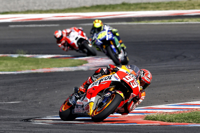Marc Marquez, Valentino Rossi y Andrea Dovizioso durante la carrera de Argentina de 2015