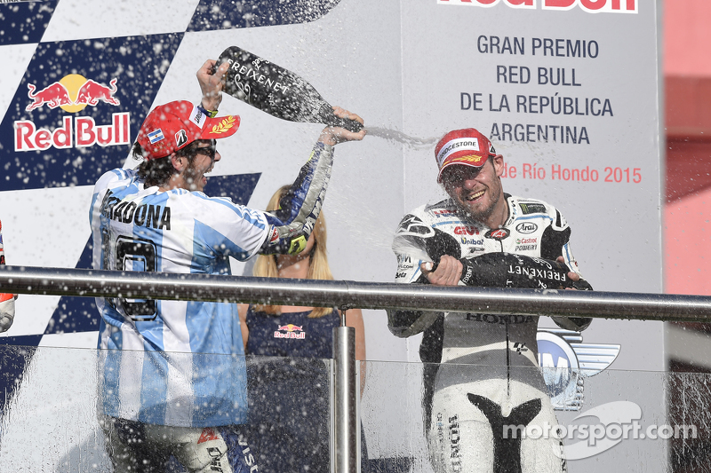 Podio: ganador Valentino Rossi, de Yamaha Factory Racing y tercer lugar Cal Crutchlow, equipo LCR