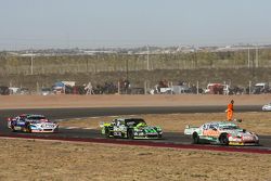 Facundo Ardusso, Trotta Competicion, Dodge; Mauro Giallombardo, Maquin Parts Racing, Ford, und Chris