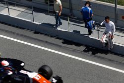 Jann Mardenborough,Carlin watches Luca Ghiotto, Trident pass in the pit lane