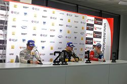 Conférence de presse : le deuxième, Nyck de Vries, DAMS, le vainqueur, Matthieu Vaxivière, Lotus, et le troisième, Oliver Rowland, Fortec Motorsports