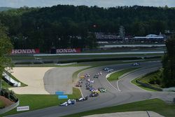 Départ : Helio Castroneves, Team Penske Chevrolet mène