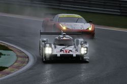 #17 Porsche Team Porsche 919 Hybrid Hybrid: Timo Bernhard, Mark Webber, Brendon Hartley