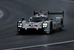 #18 Porsche Team Porsche 919 Hybrid Hybrid: Romain Dumas, Neel Jani, Marc Lieb