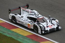 #19 Porsche Team Porsche 919 Hybrid: Nico Hulkenberg, Earl Bamber, Nick Tandy