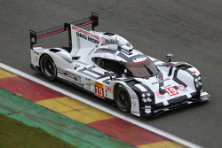 #19 Porsche Team Porsche 919 Hybrid : Nico Hulkenberg, Earl Bamber, Nick Tandy