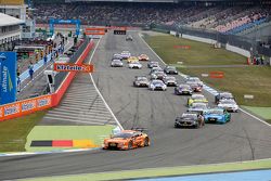 Старт: Джейми Грин, Audi Sport Team Rosberg Audi RS 5 DTM лидирует