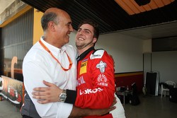 Пепе Ориола, поул, и Хайме Пуч, глава SEAT Sport