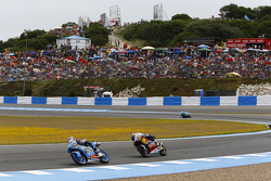 Fabio Quartararo, Estrella Galicia 0,0 et Miguel Oliveira, Red Bull KTM Ajo en lutte pour la tête