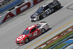 Kyle Larson, Ganassi Racing, Chevrolet, und Brian Scott, Richard Childress Racing, Chevrolet