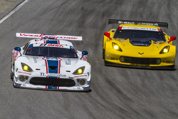 #33 Riley Motorsports SRT Viper GT3-R: Ben Keating, Jeroen Bleekemolen