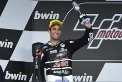 Le deuxième, Johann Zarco, Ajo Motorsport, sur le podium