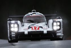  #17 Porsche Team Porsche 919 Hybrid : Timo Bernhard, Mark Webber, Brendon Hartley