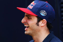 Карлос Сайнс мл., Scuderia Toro Rosso