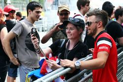 Will Stevens, Manor F1 Team with fans