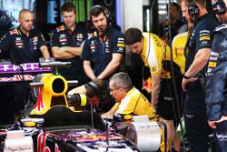 The Red Bull Racing RB11 of Daniel Ricciardo, Red Bull Racing in the pits