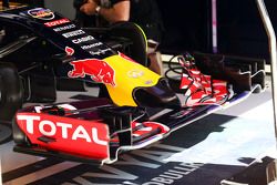 Daniil Kvyat, Red Bull Racing RB11, rijdt met de nieuwe voorvleugel en neus