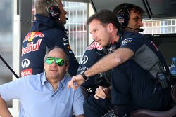 Кристиан Хорнер, спортивный директор Red Bull Racing, и Герхард Бергер