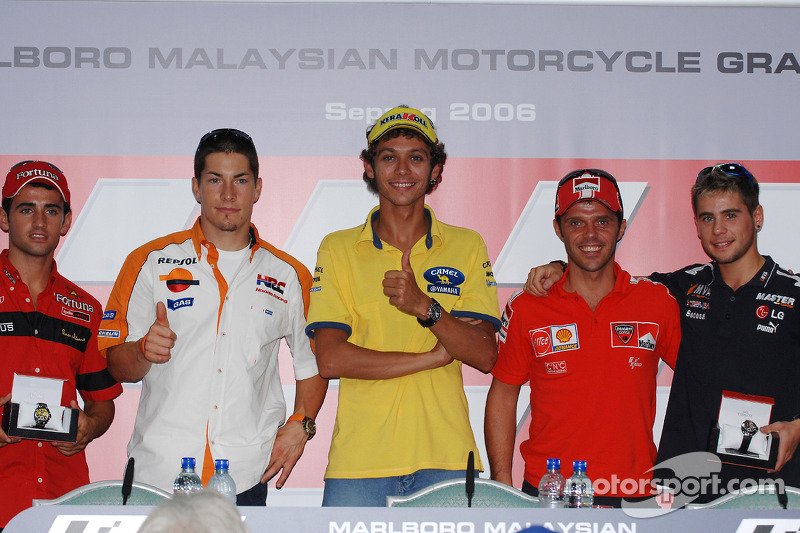 Conferencia de prensa: Ganador Pole Valentino Rossi con Nicky Hayden, Loris Capirossi, 250cc Pole ga